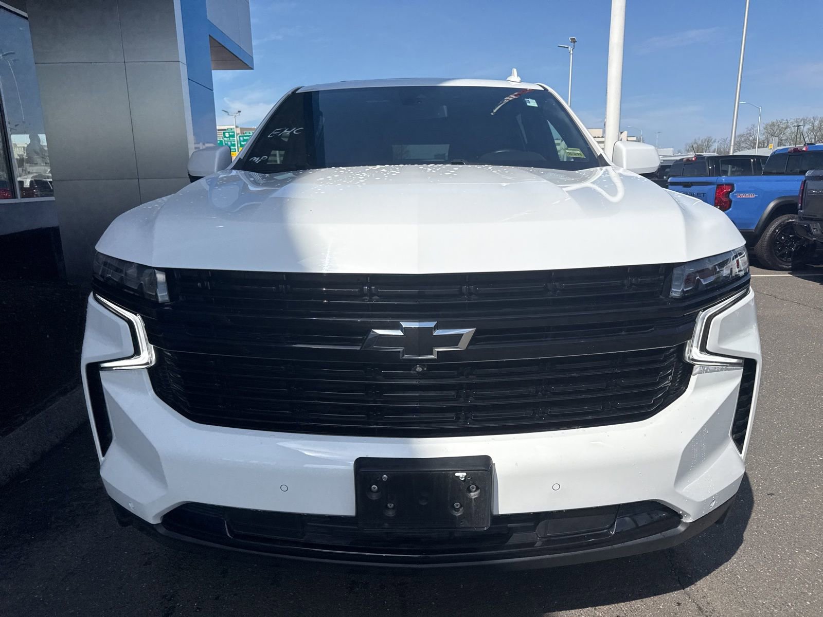 Used 2023 Chevrolet Suburban RST AWD/4WD image 3