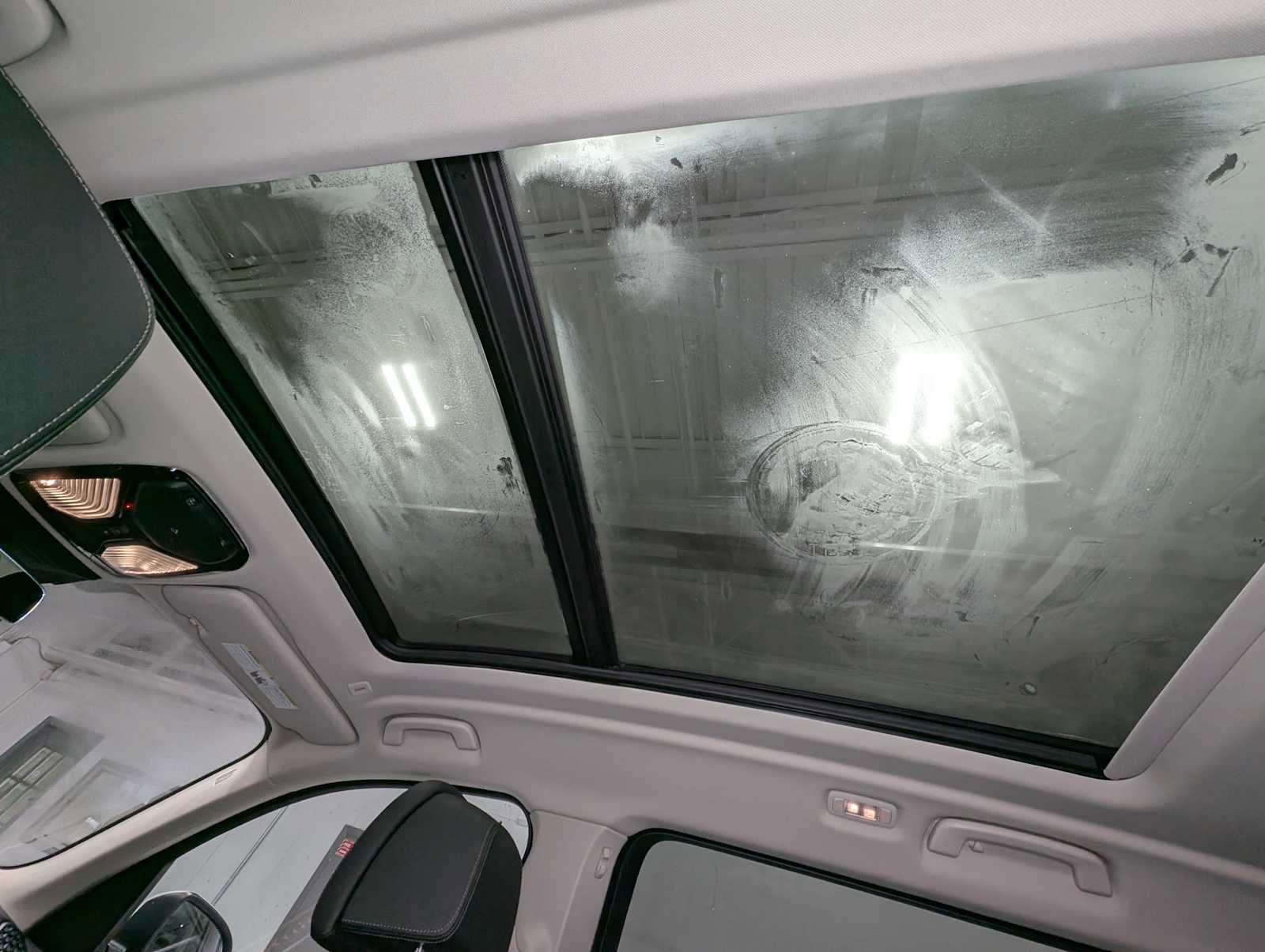 Used 2023 BMW X7 xDrive40i w/ Climate Comfort Package image 16