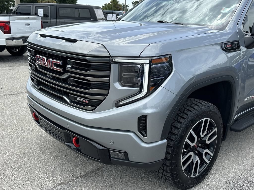 Used 2024 GMC Sierra 1500 AT4 w/ Technology Package AWD/4WD image 9