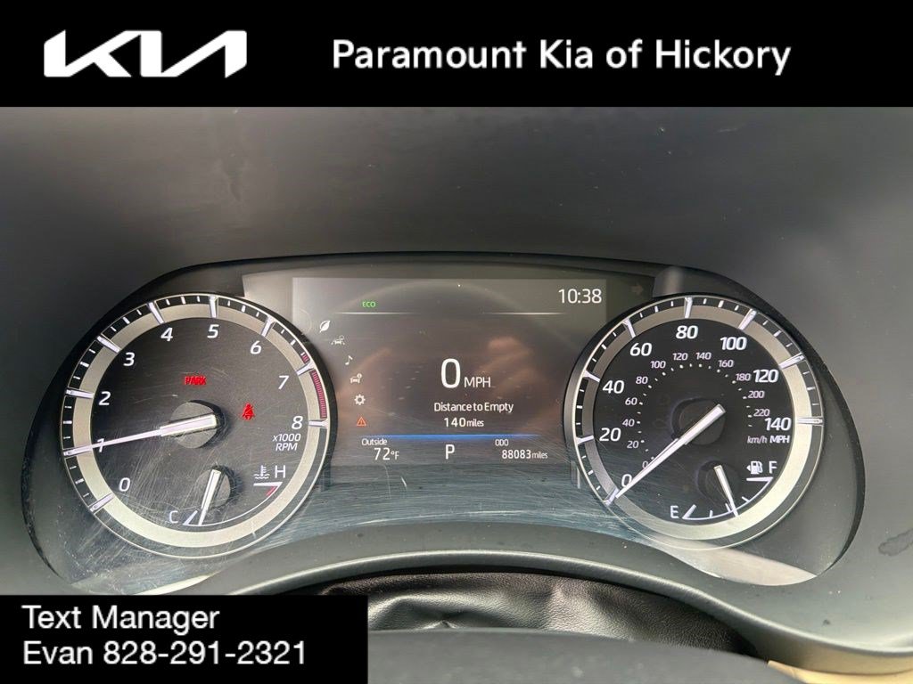Used 2020 Toyota Highlander XLE FWD image 23