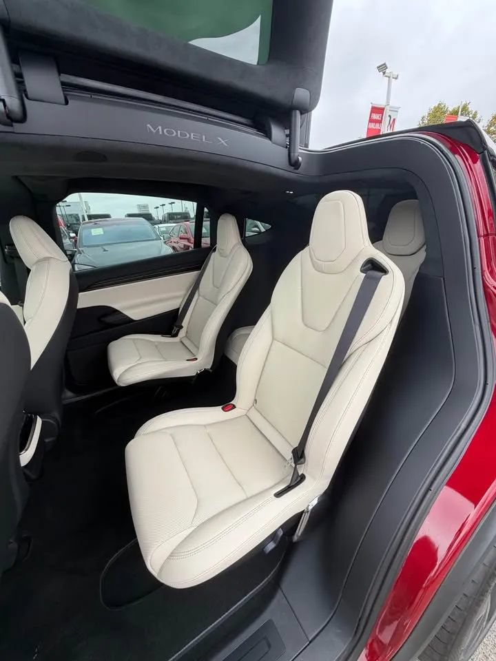 Used 2026 Tesla Model X Plaid AWD/4WD image 11