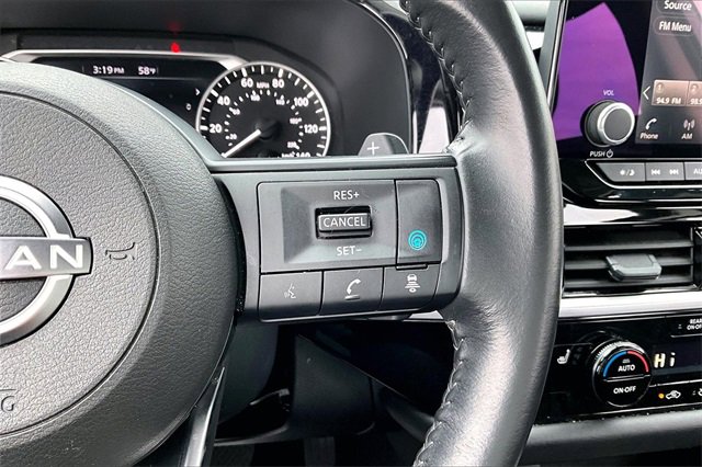 Certified 2025 Nissan Pathfinder SV image 11