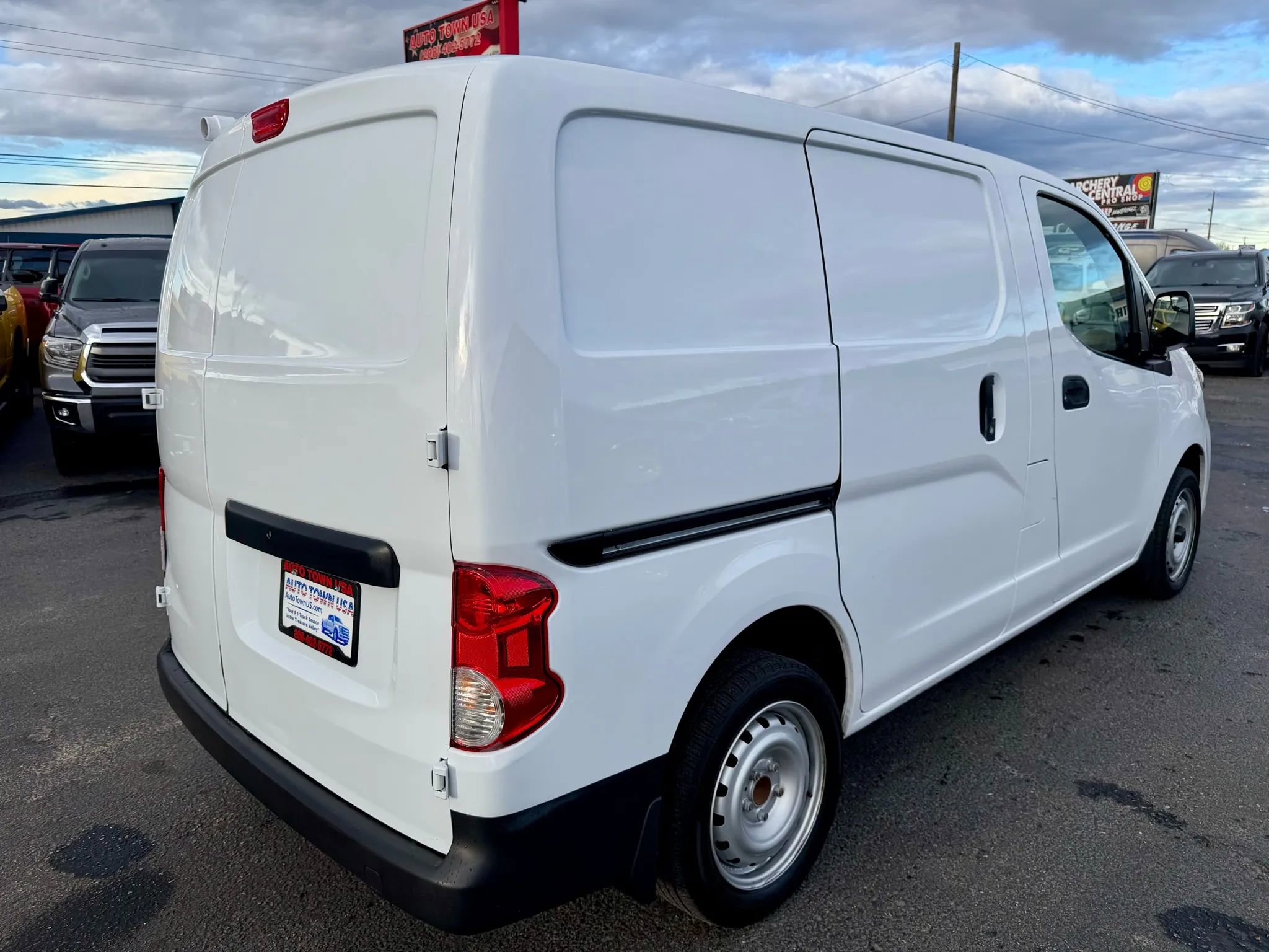 Used 2020 Nissan NV200 S FWD image 14