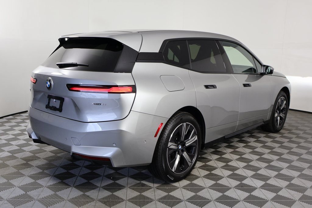 Used 2026 BMW iX xDrive45 AWD/4WD image 2