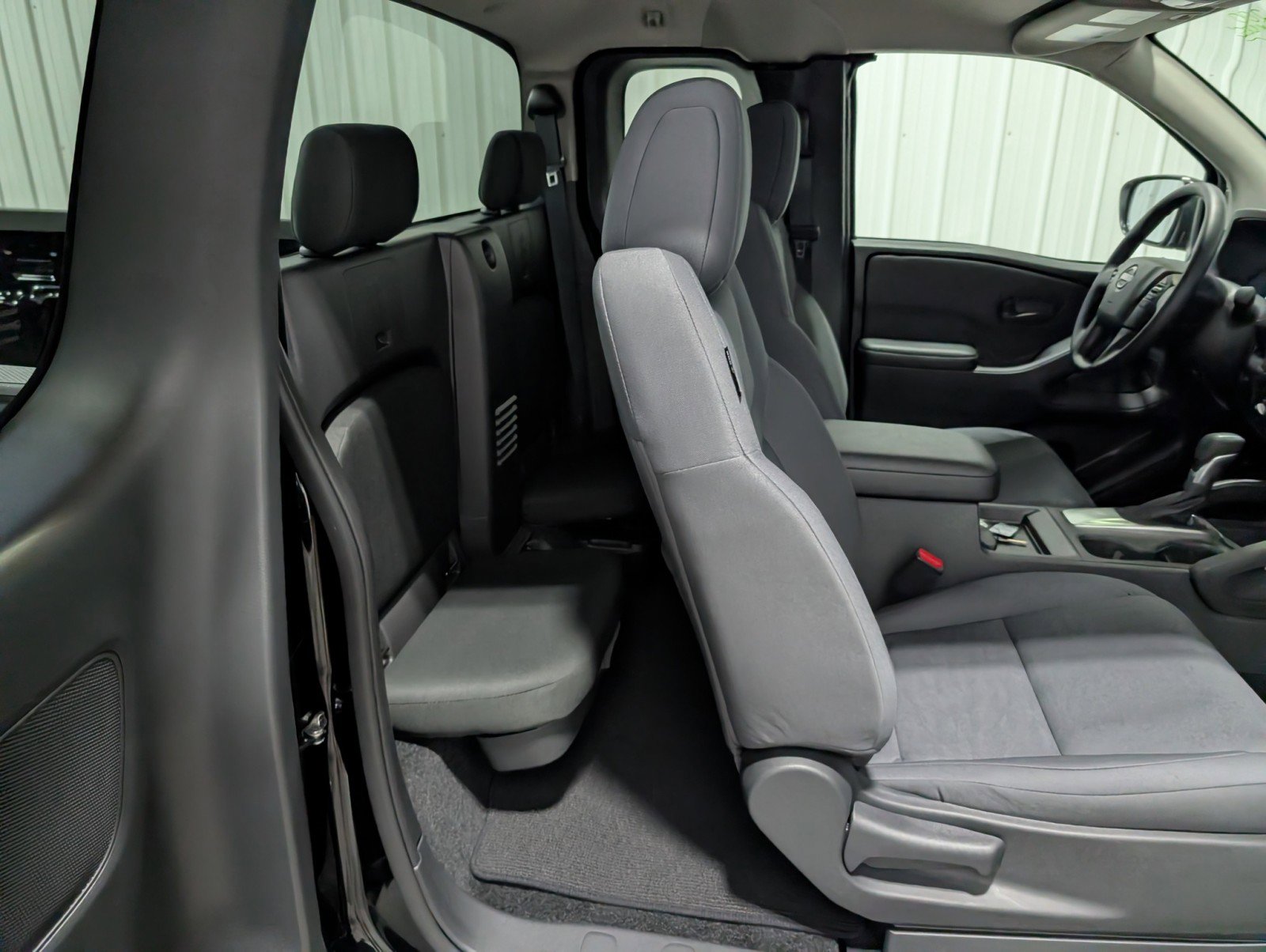 Used 2025 Nissan Frontier S image 25