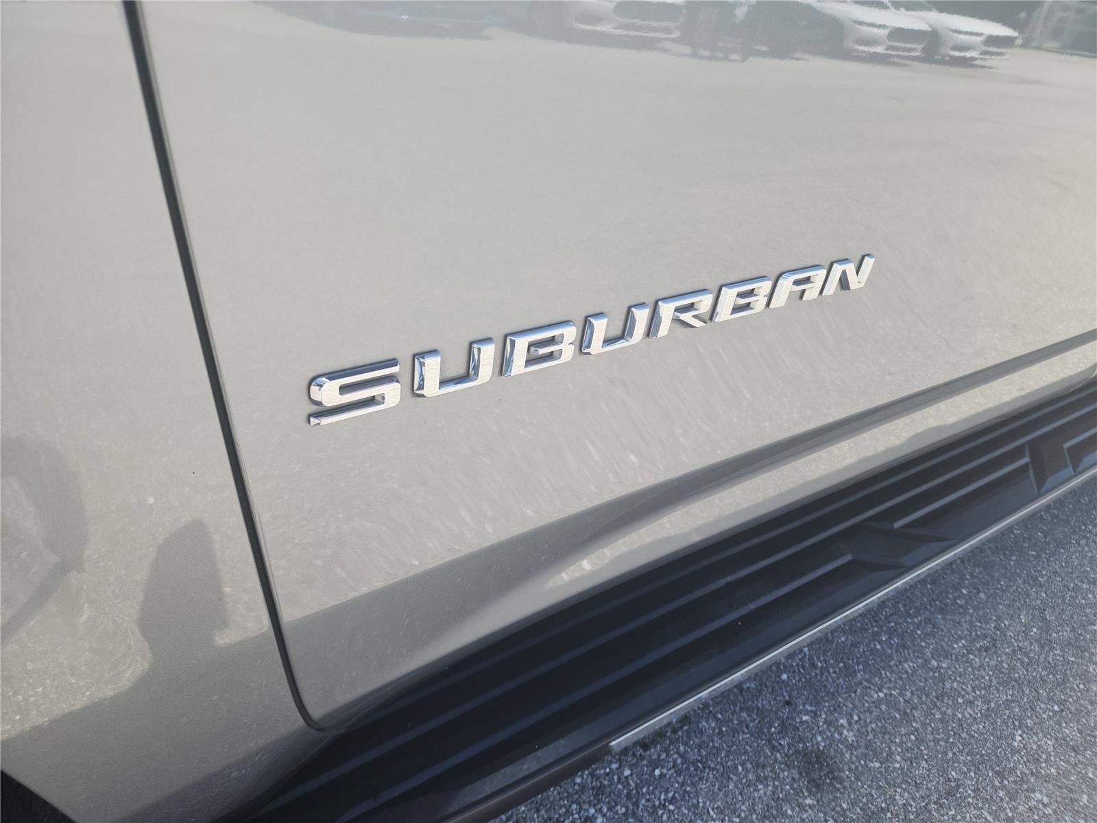 Used 2023 Chevrolet Suburban Premier AWD/4WD image 11
