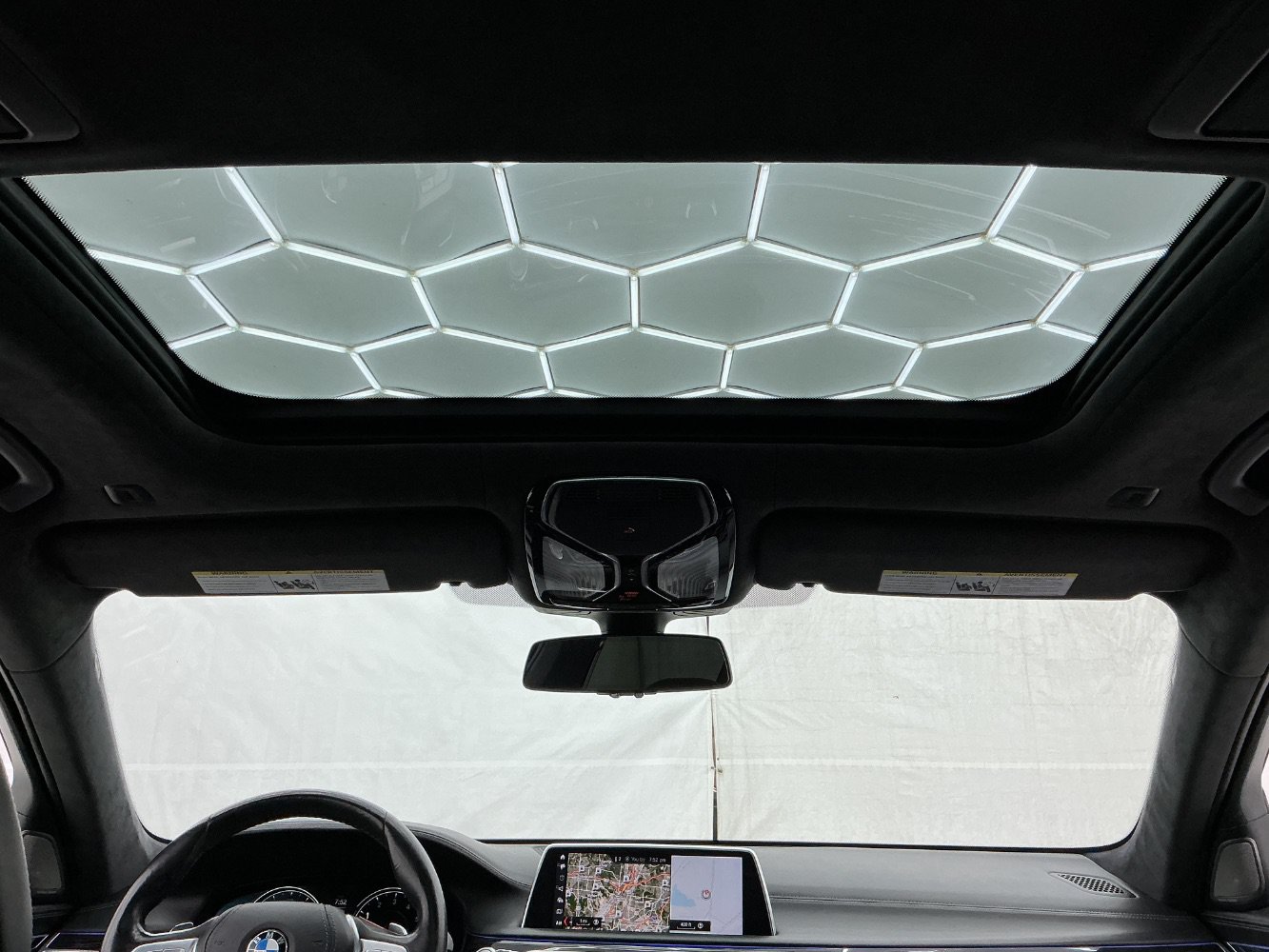 Used 2018 BMW 750i RWD image 26