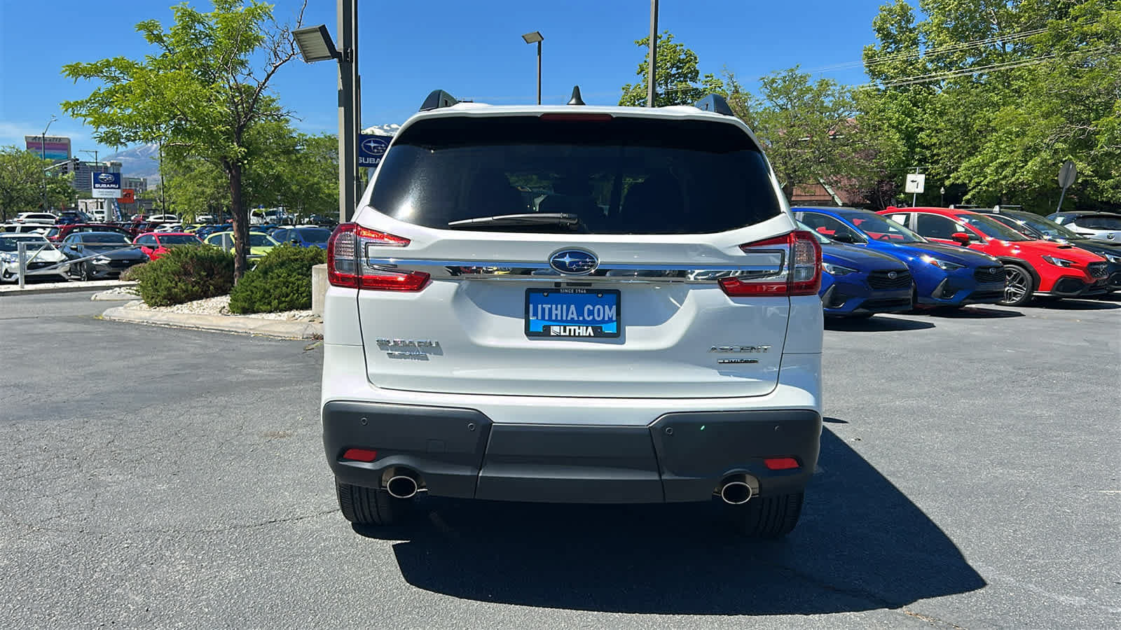 Used 2025 Subaru Ascent Limited w/ Popular Package #2 AWD/4WD image 7