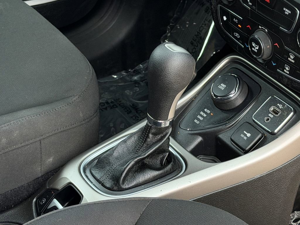 Used 2018 Jeep Compass Sport w/ Tech Group image 10