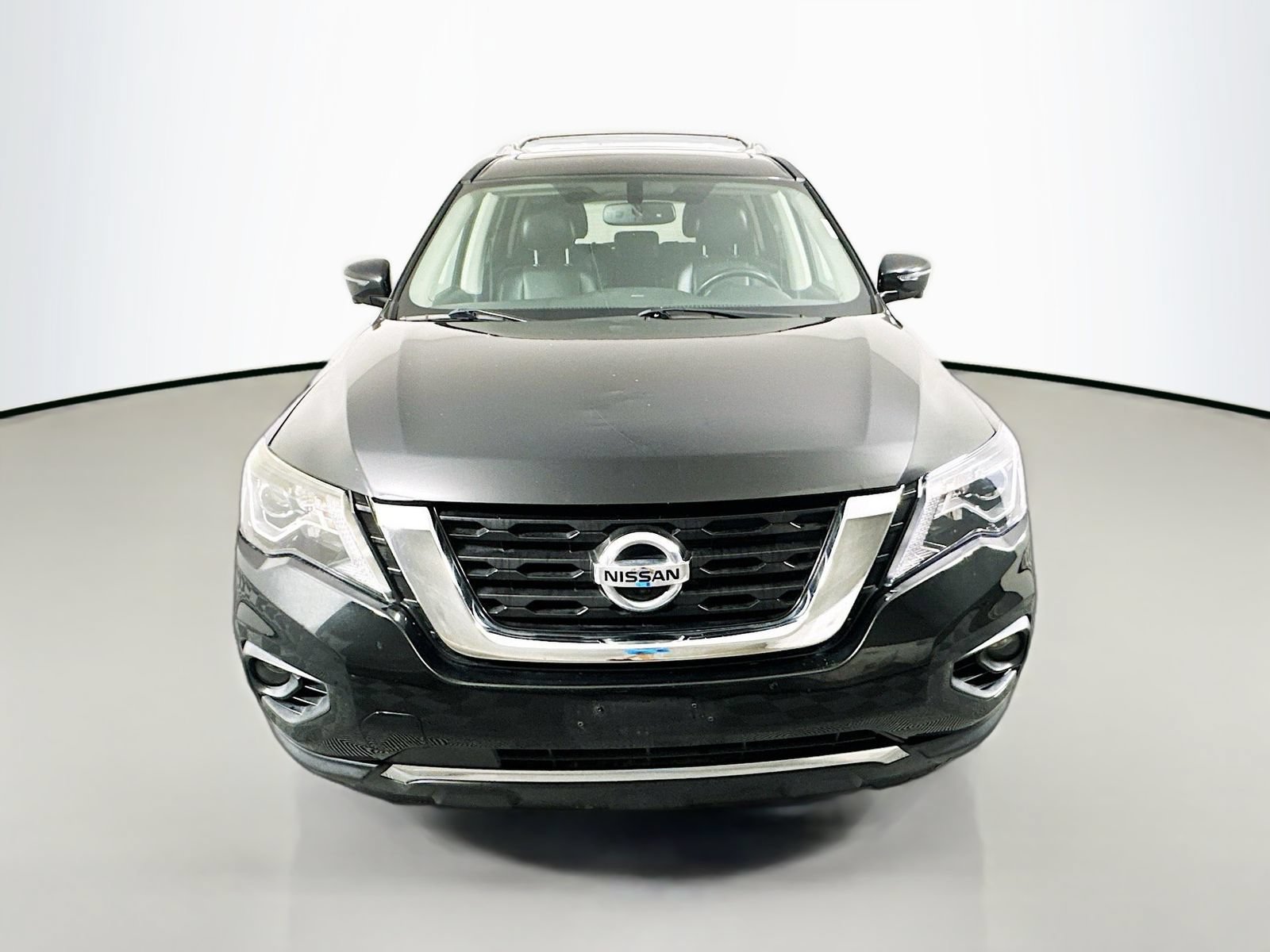 Used 2020 Nissan Pathfinder Platinum AWD/4WD image 2