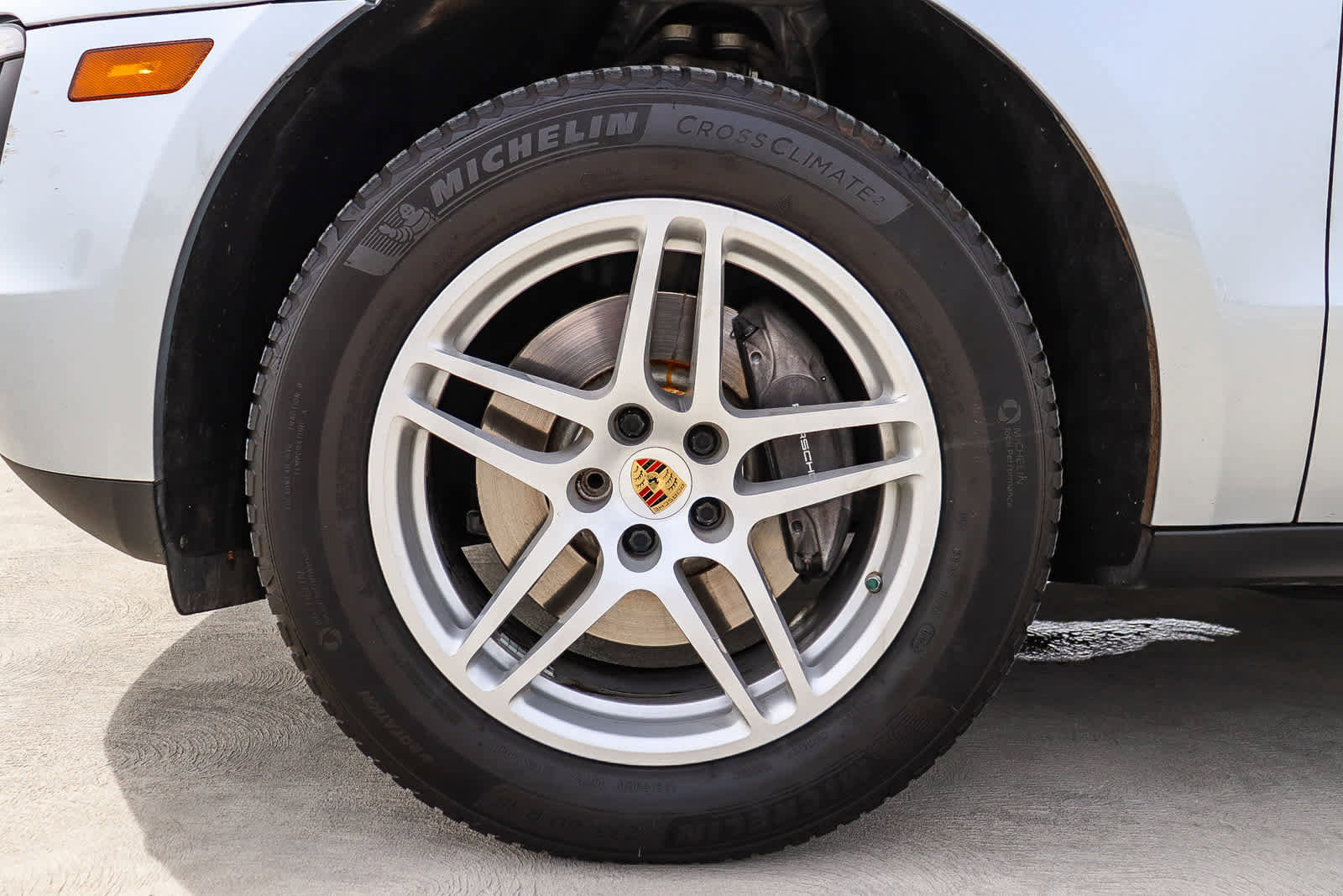 Used 2018 Porsche Macan AWD/4WD image 11