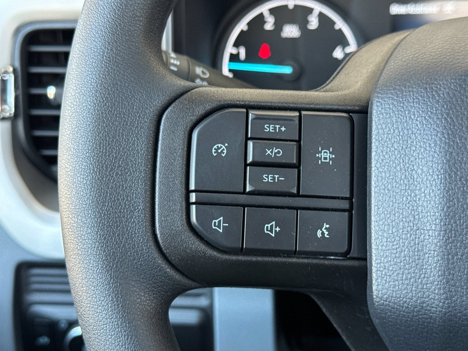 Used 2024 Ford F550 Luxury RWD image 22