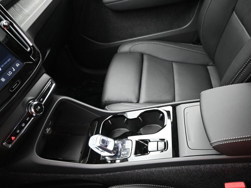 New 2026 Volvo XC40 B5 Plus w/ Protection Package Premier image 16