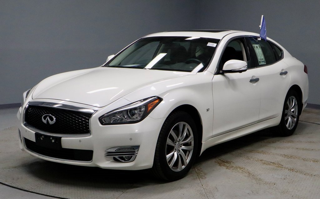 Used 2017 INFINITI Q70 3.7 w/ Technology Package image 7