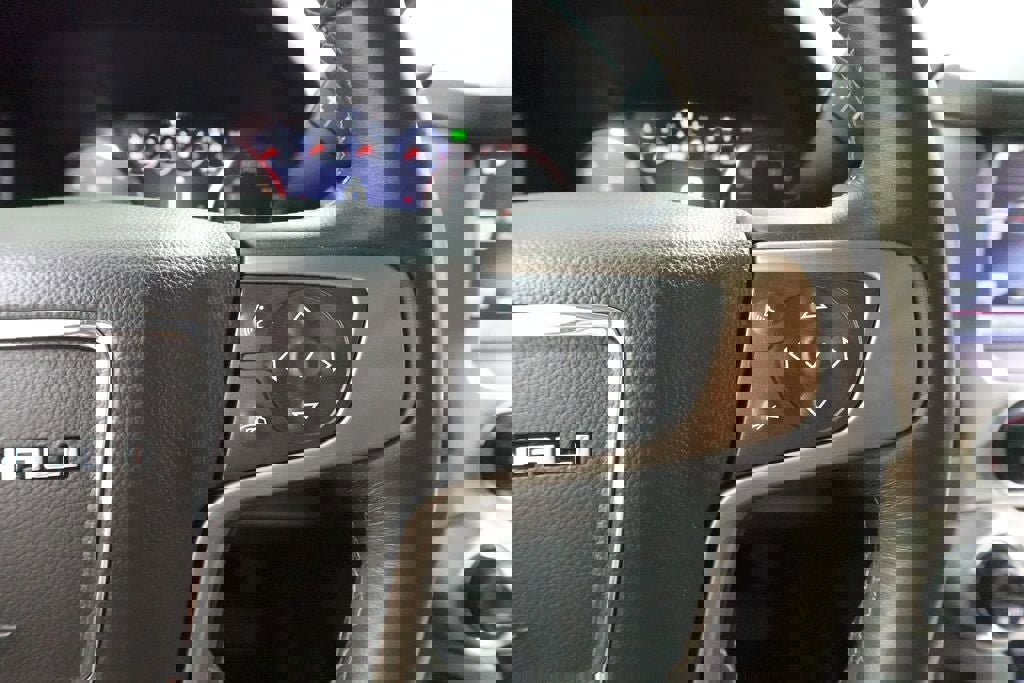 Used 2015 GMC Yukon Denali image 15