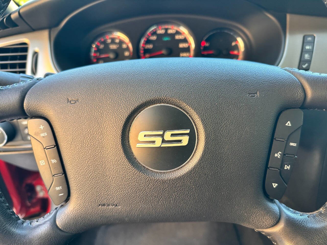 Used 2007 Chevrolet Monte Carlo SS w/ Silver Rally Stripe Package FWD image 16