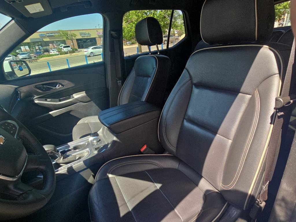 Used 2023 Chevrolet Traverse Premier image 24