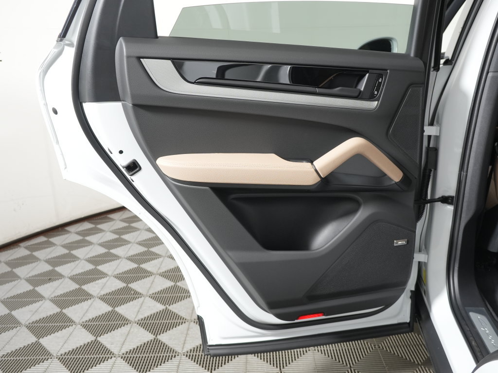 New 2026 Porsche Cayenne AWD/4WD image 32