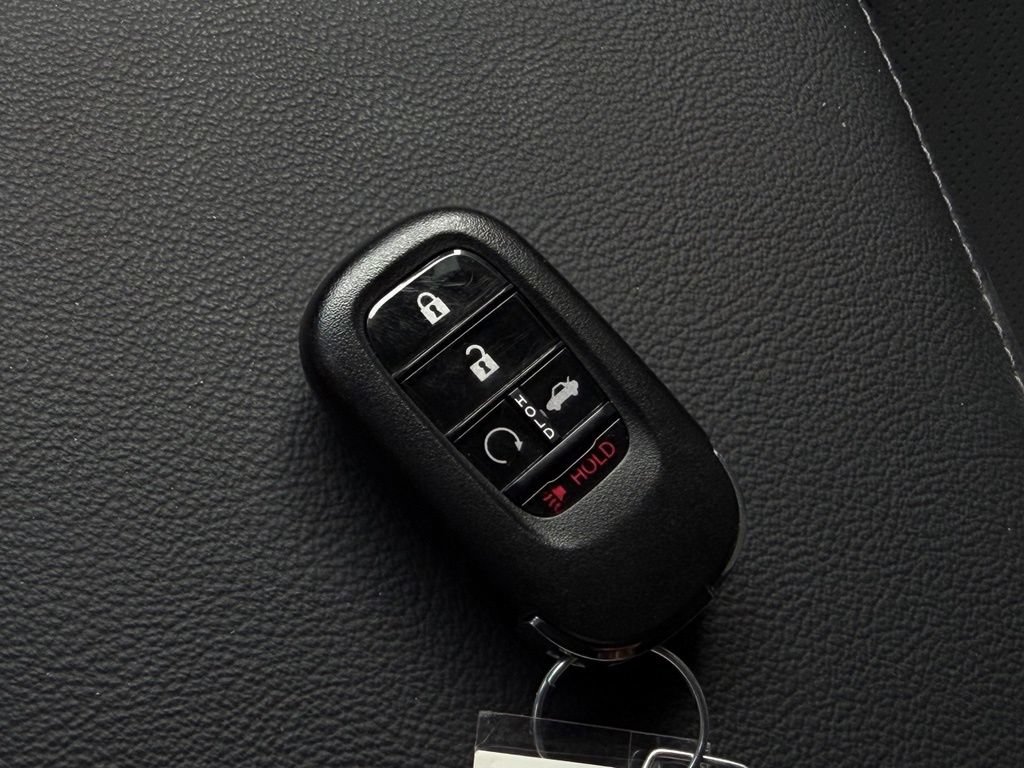 Used 2025 Honda Civic Sport image 25