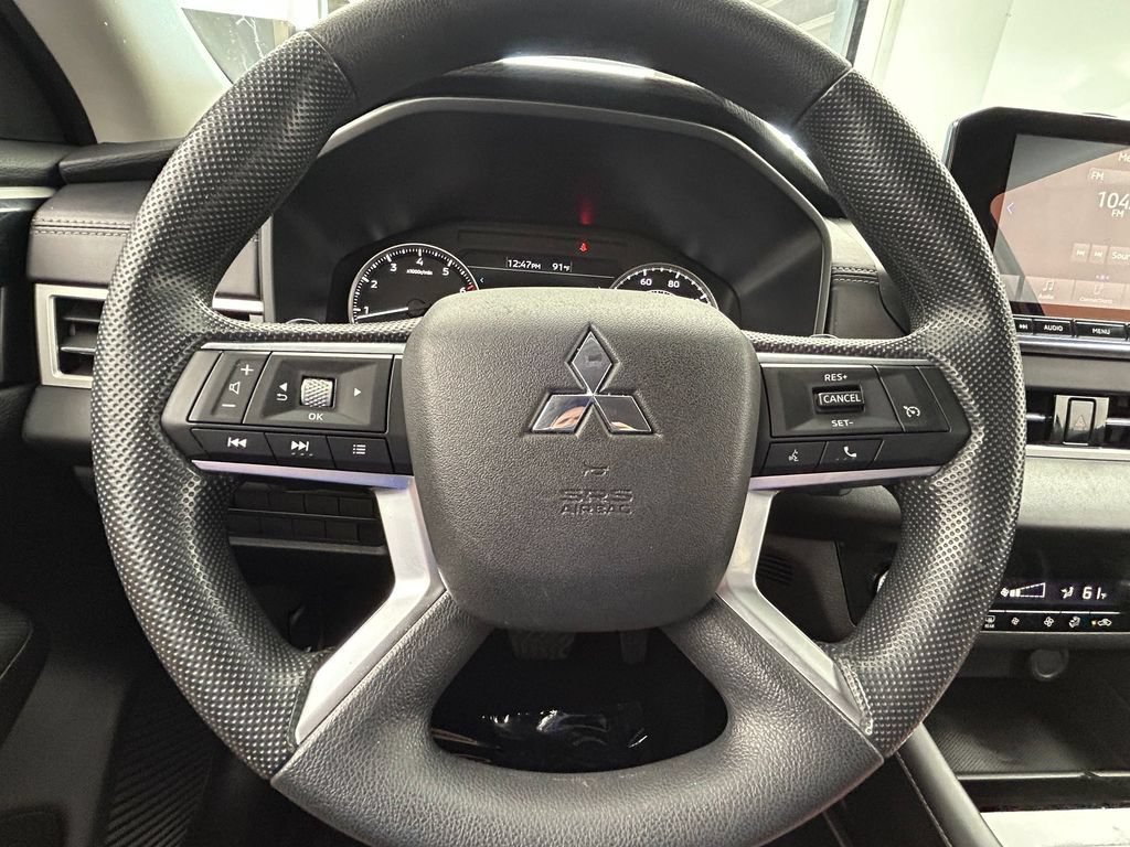 Used 2024 Mitsubishi Outlander ES FWD image 30