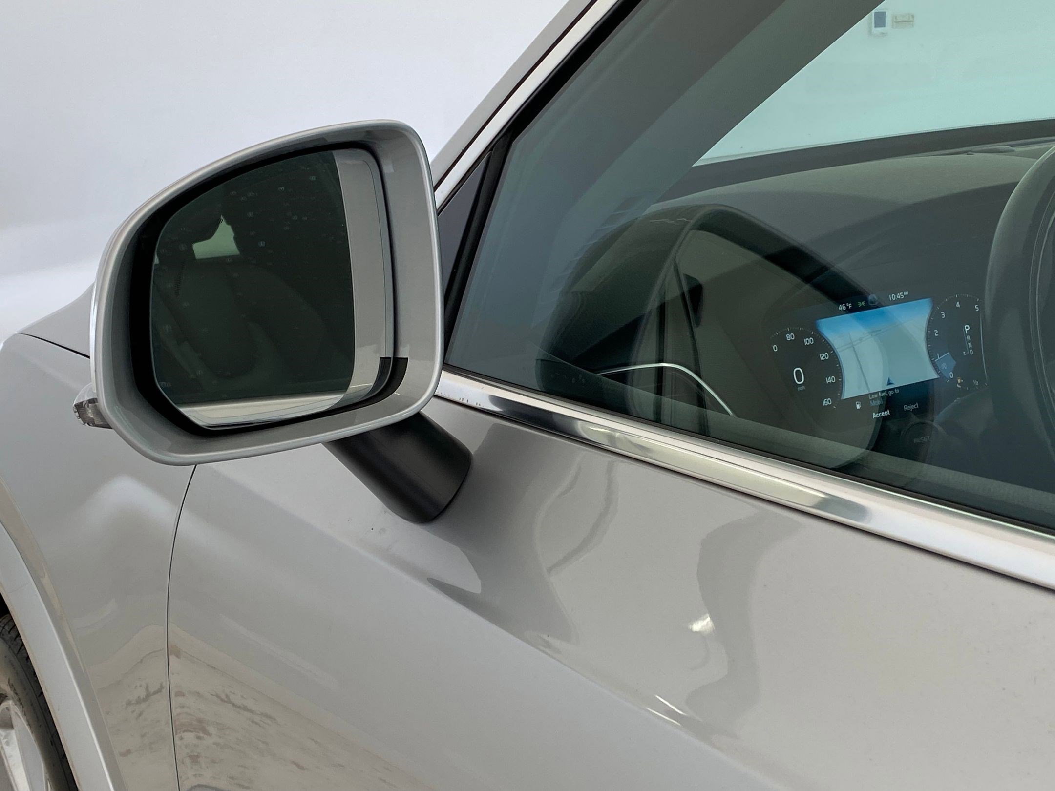 Used 2017 Volvo XC90 T6 Momentum w/ Vision Package image 23