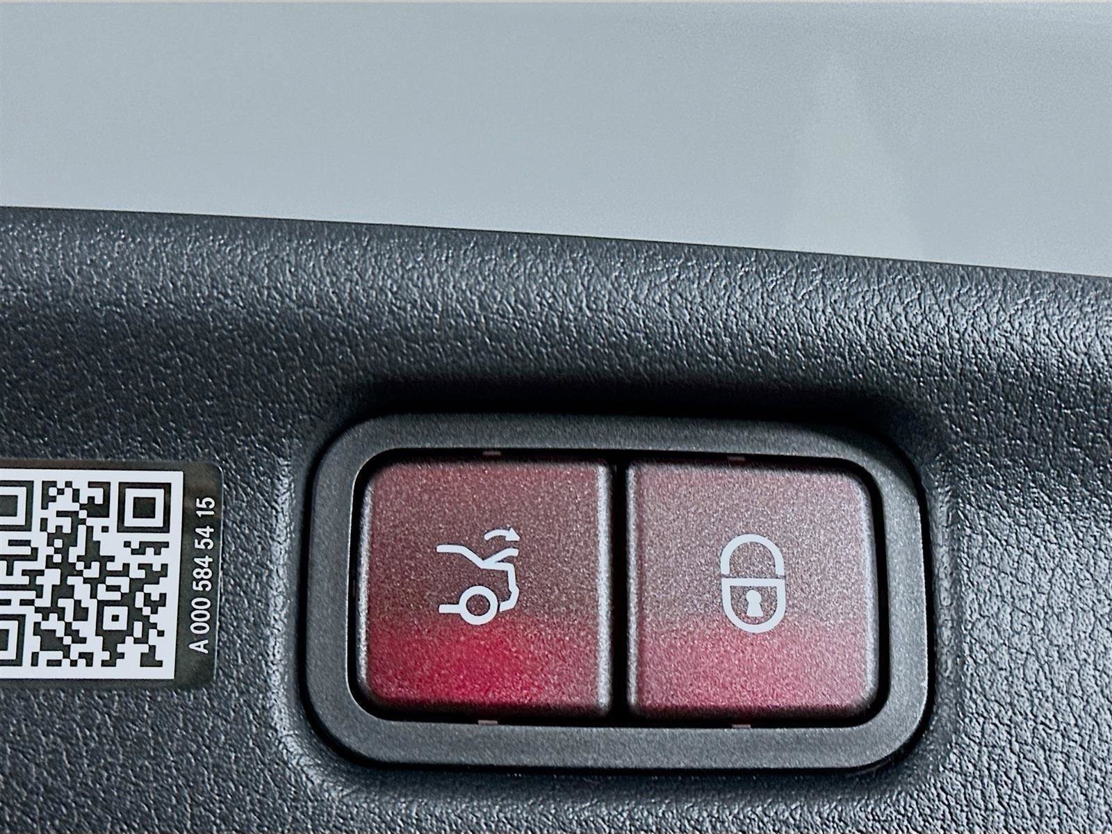 Certified 2026 Mercedes-Benz C 300 4MATIC Sedan image 34
