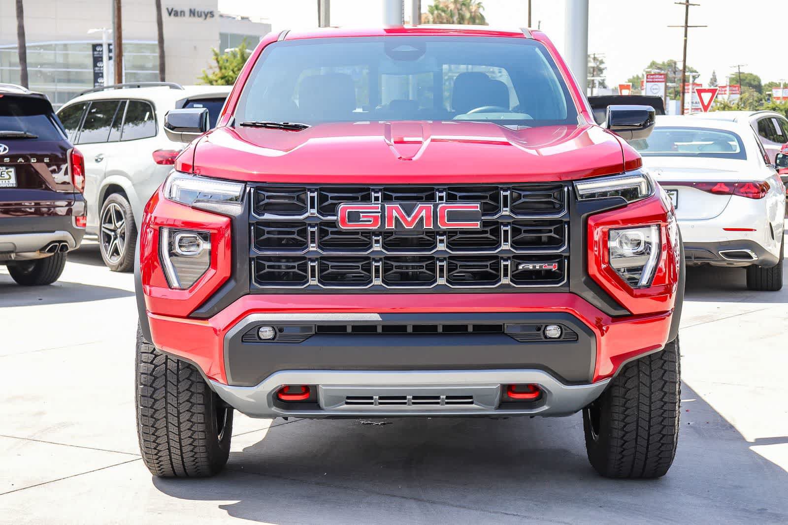 Used 2024 GMC Canyon AT4 w/ Canyon Safety Plus Package AWD/4WD image 6