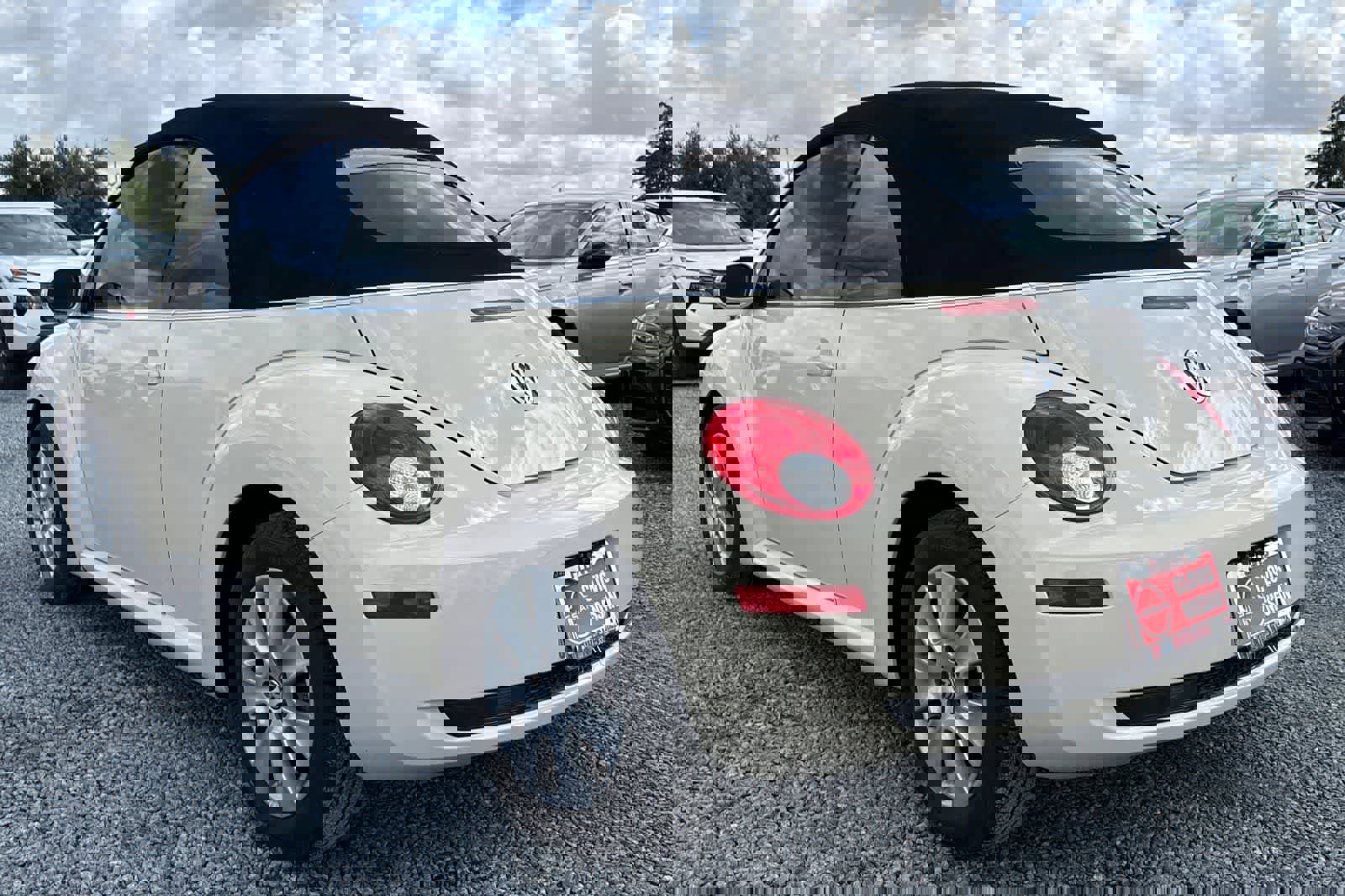 Used 2009 Volkswagen Beetle S image 7