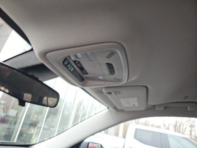 Used 2020 Chevrolet Traverse LT image 31