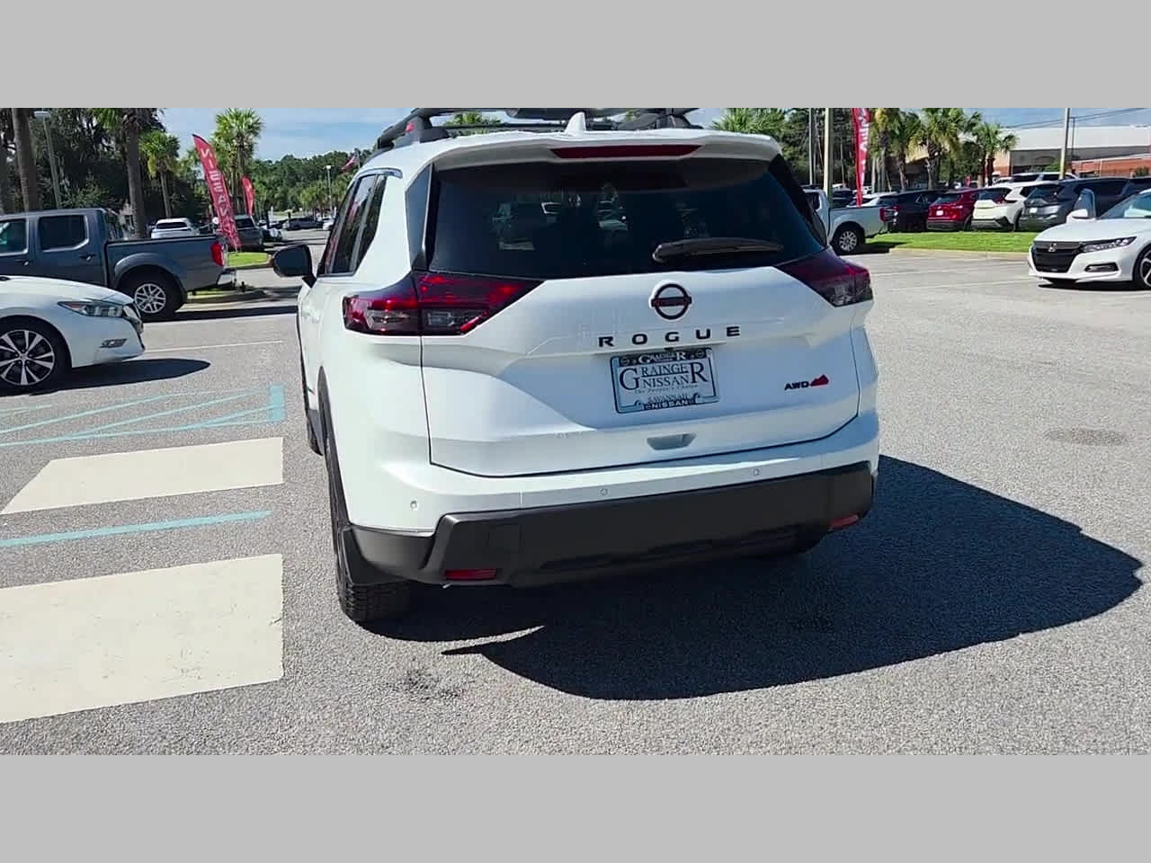 Used 2025 Nissan Rogue SV AWD/4WD image 30