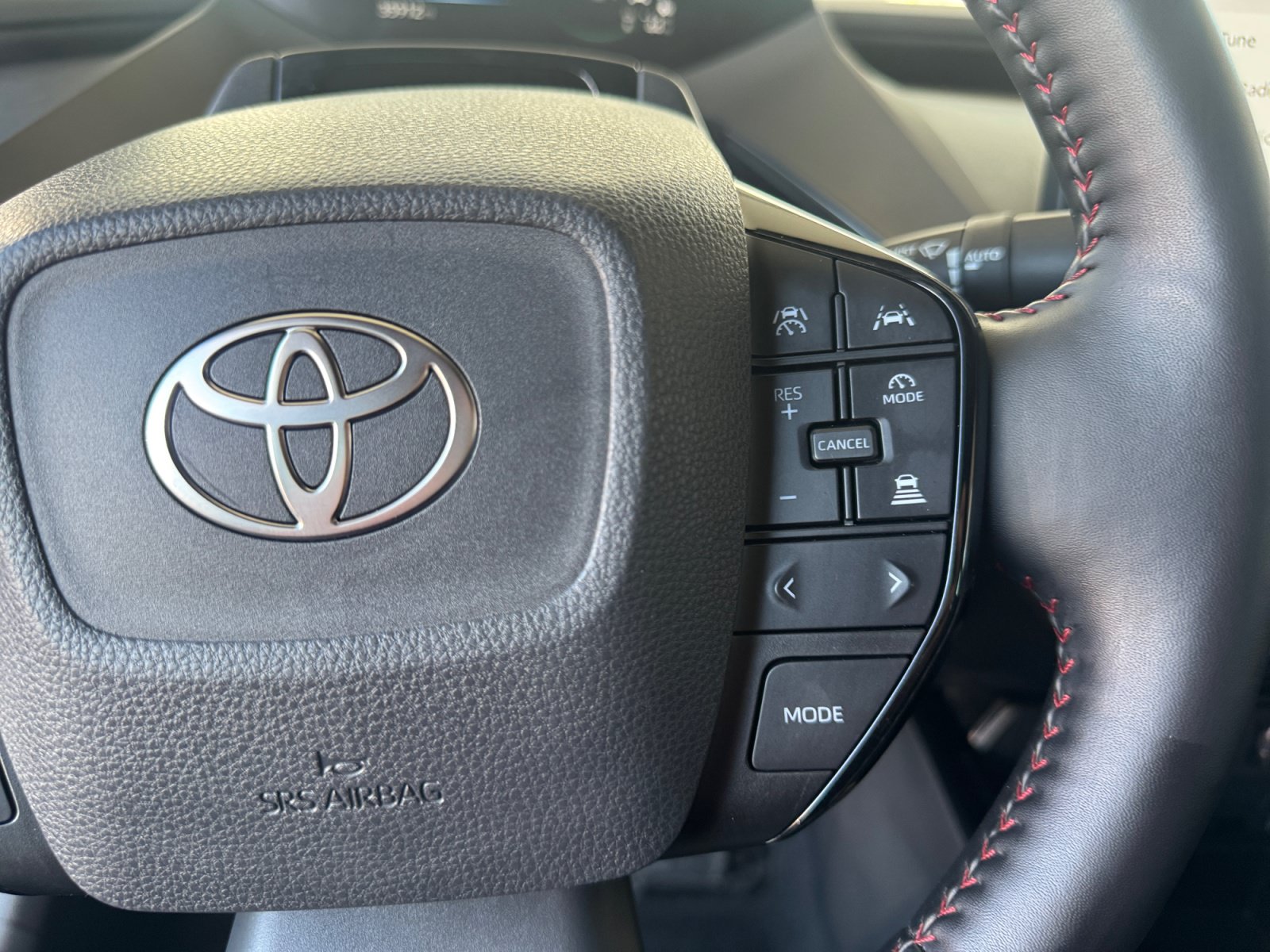 Used 2024 Toyota Prius Prime Premium w/ Advanced Technology Package FWD image 17