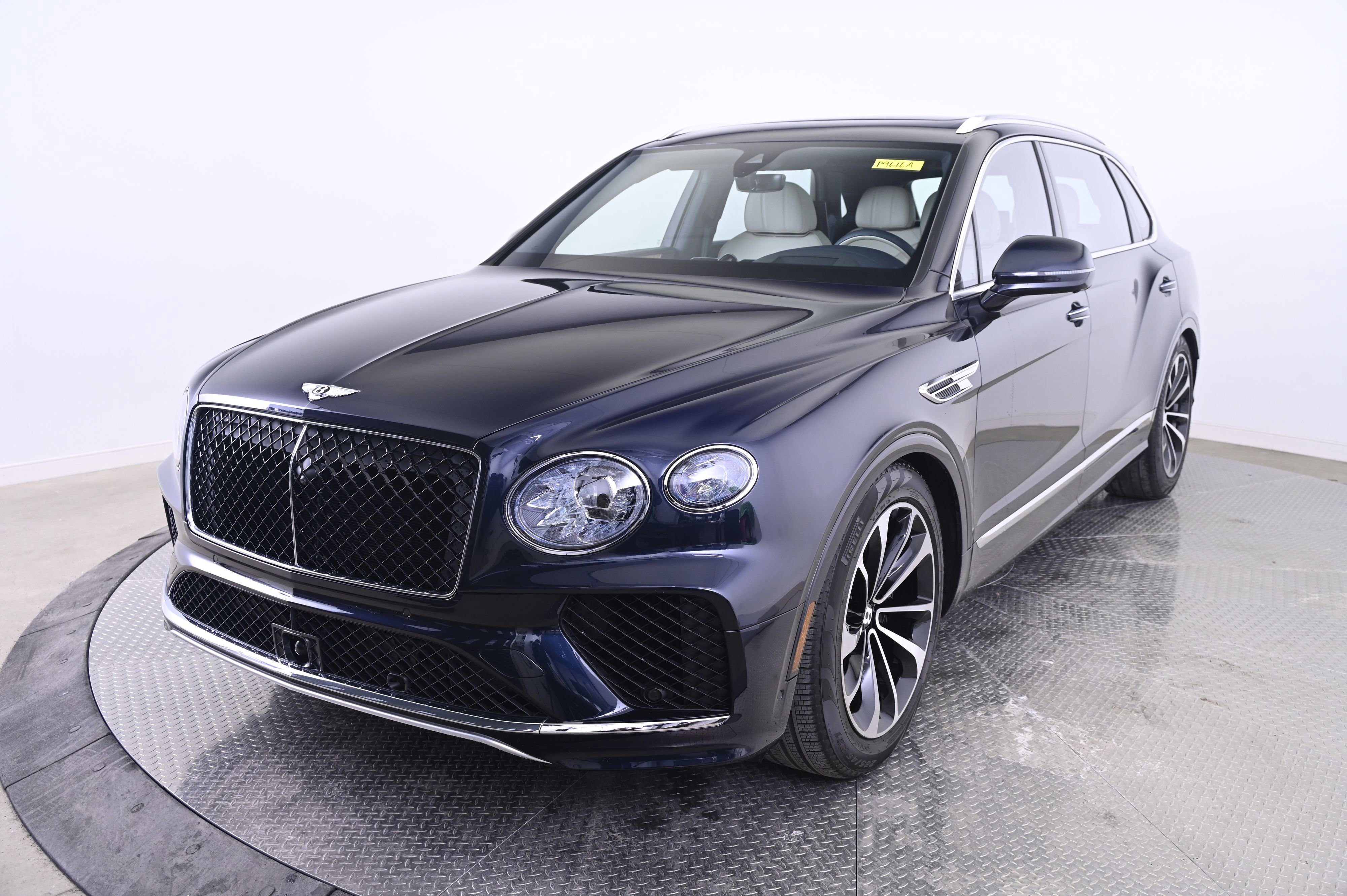 Used 2024 Bentley Bentayga Extended Wheelbase image 1