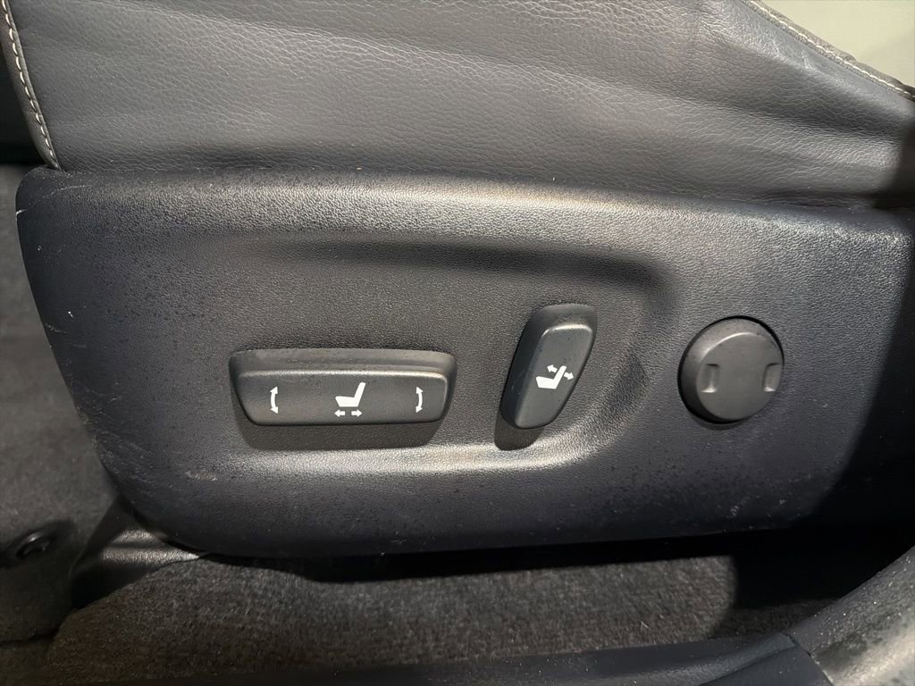 Used 2013 Toyota RAV4 Limited image 23