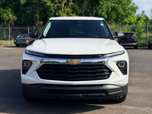 Used 2024 Chevrolet TrailBlazer LS w/ LS Convenience Package AWD/4WD image 3