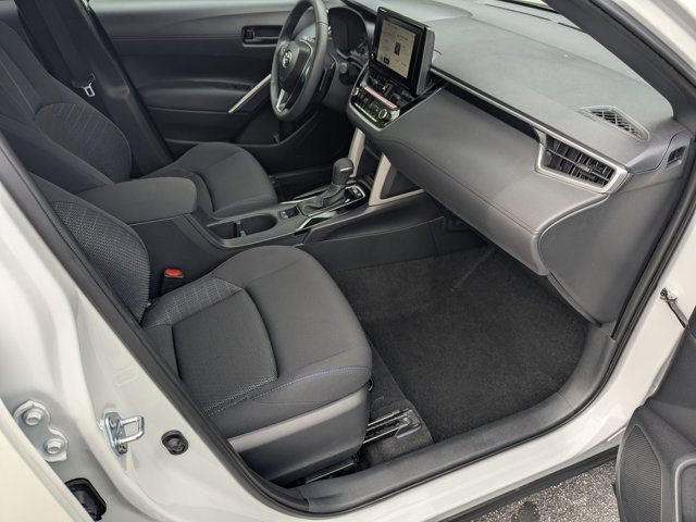 Used 2024 Toyota Corolla Cross SE image 12