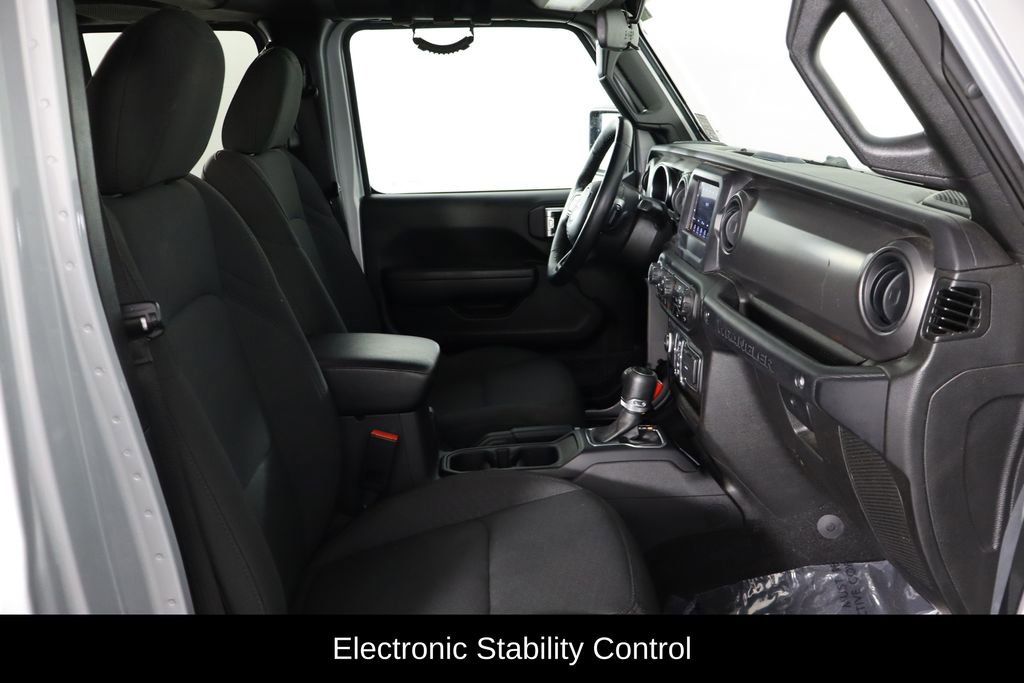 Used 2023 Jeep Wrangler Unlimited w/ Cold Weather Group AWD/4WD image 18