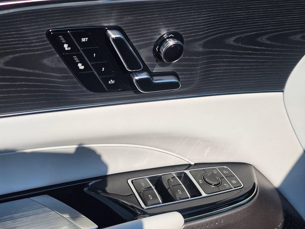 New 2026 Cadillac Lyriq Sport AWD/4WD image 22