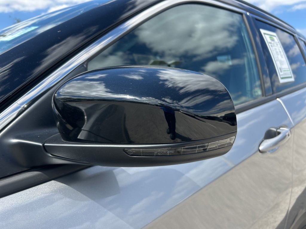 Used 2023 Jeep Compass Limited image 18