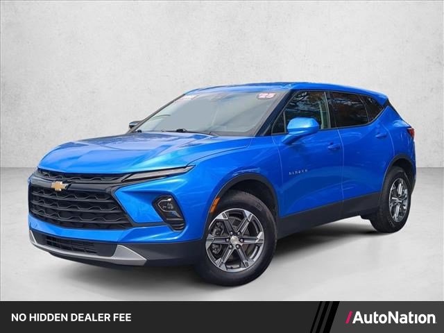 Used 2025 Chevrolet Blazer LT FWD image 1