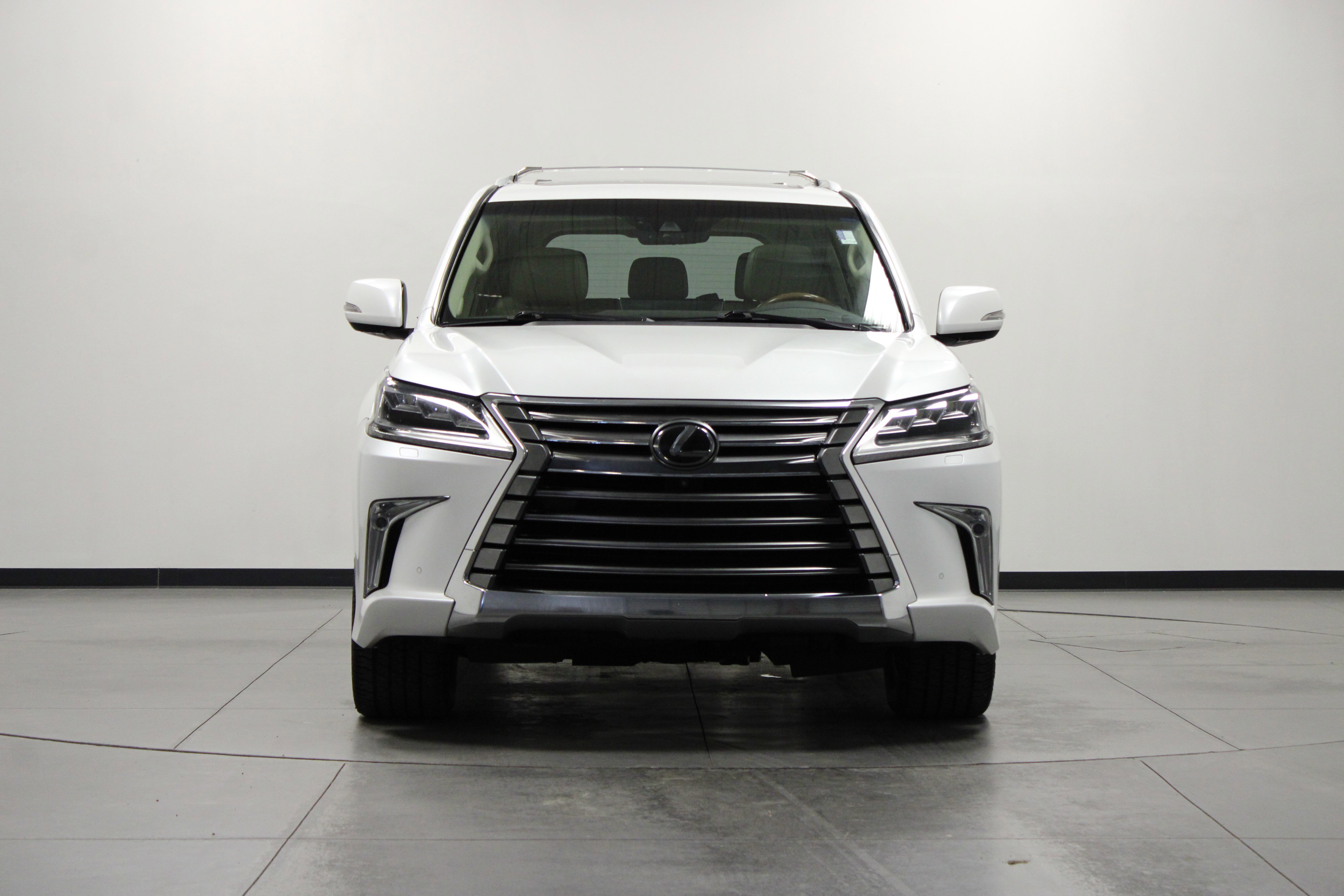 Used 2019 Lexus LX 570 4WD w/ Luxury Package image 9