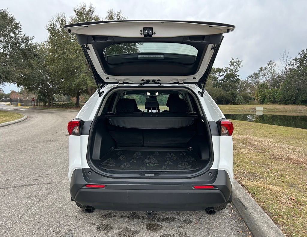Used 2024 Toyota RAV4 AWD Hybrid image 10