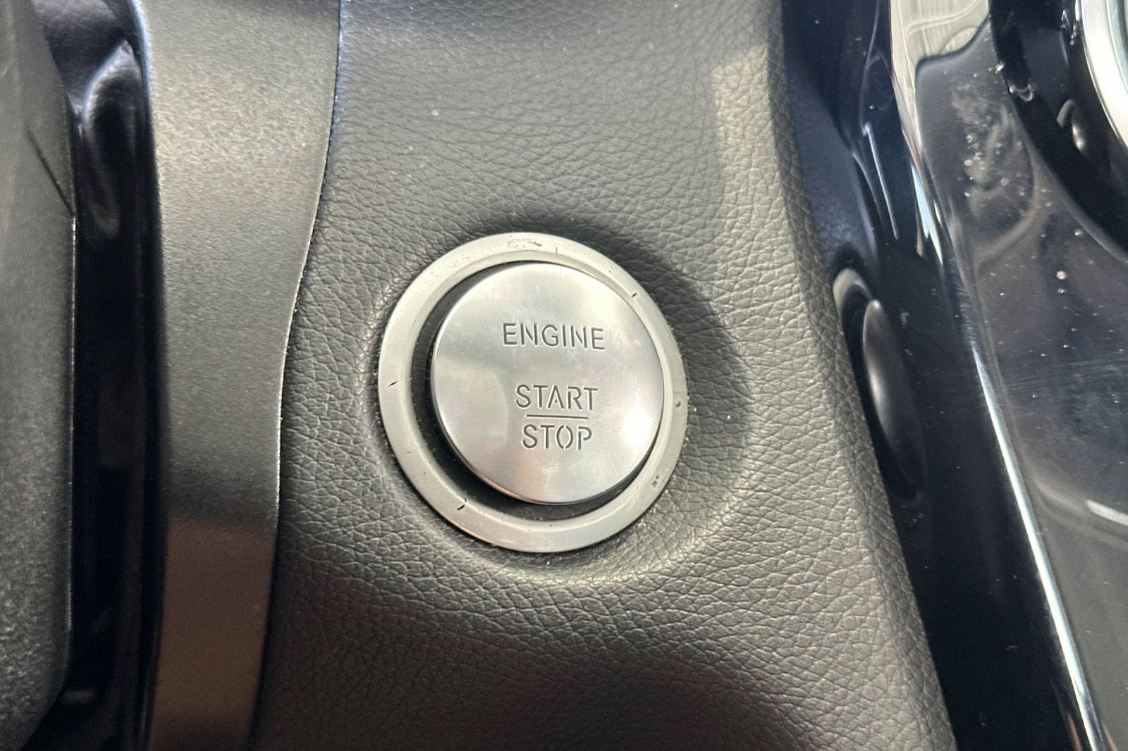 Used 2016 Mercedes-Benz C 300 4MATIC Sedan image 27