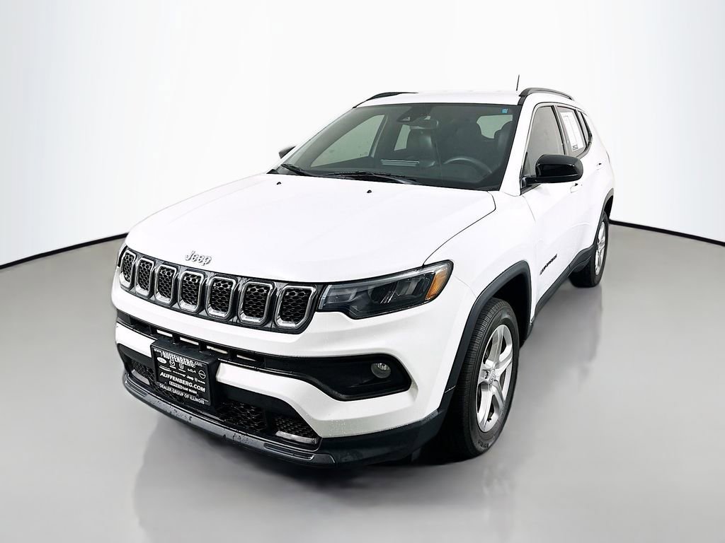 Used 2023 Jeep Compass Latitude AWD/4WD image 3