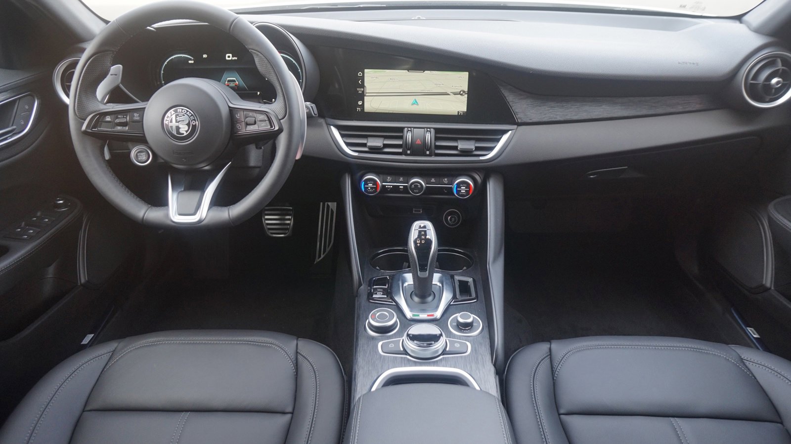 New 2024 Alfa Romeo Giulia Sprint image 30