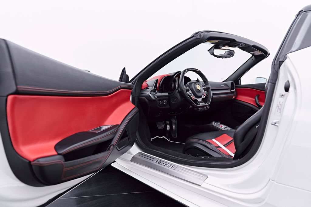 Used 2014 Ferrari 458 Spider RWD image 57