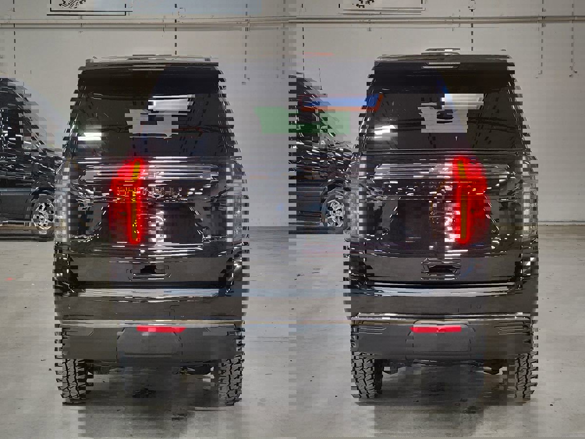 Used 2021 Chevrolet Suburban Z71 image 10