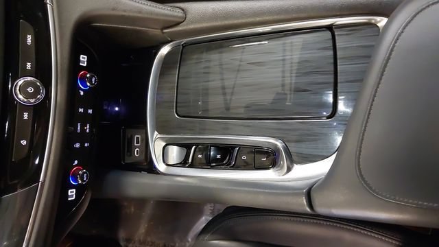 Used 2022 Buick Enclave Essence FWD image 31