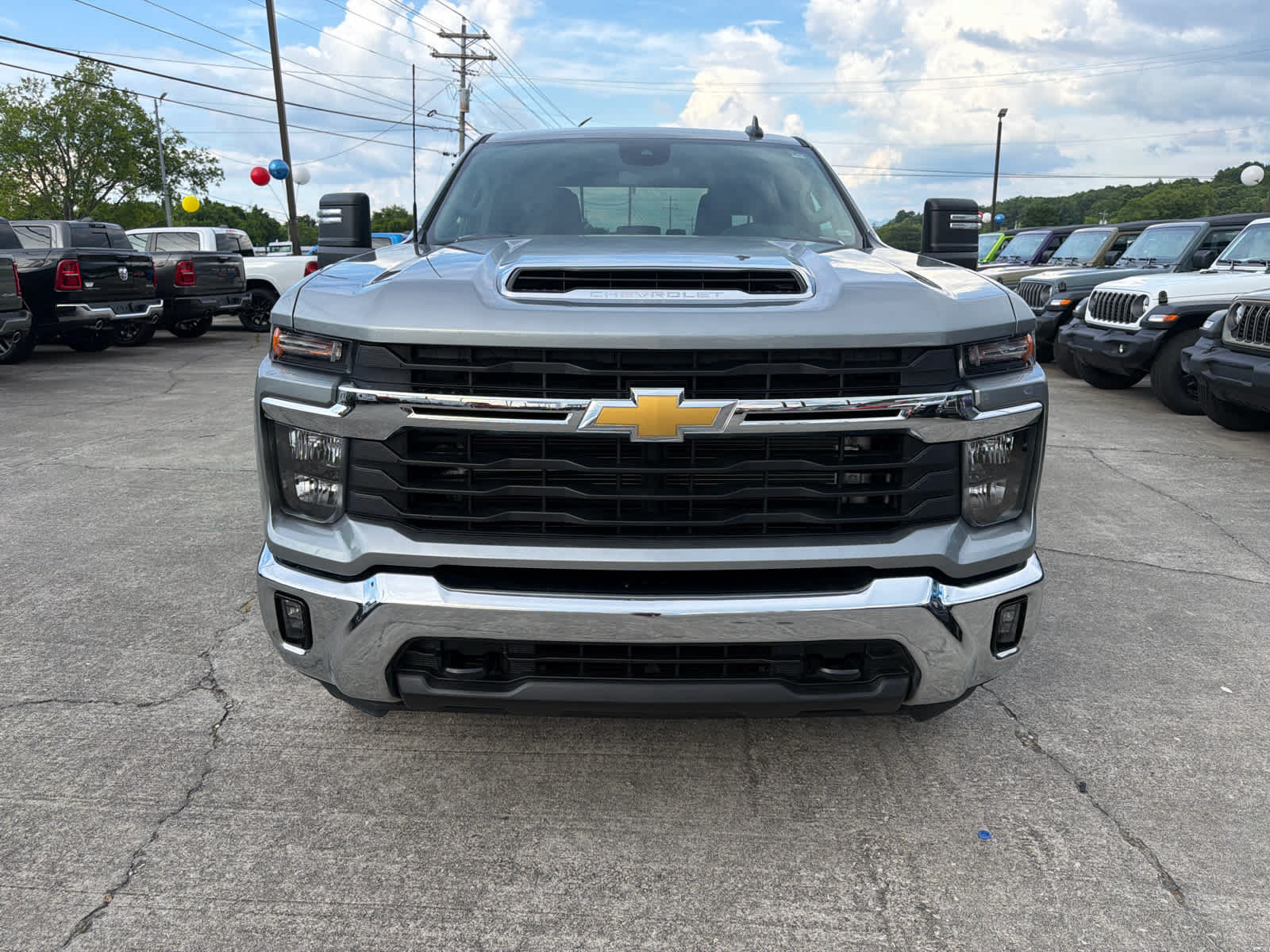 Used 2025 Chevrolet Silverado 2500 LT w/ Convenience Package AWD/4WD image 3