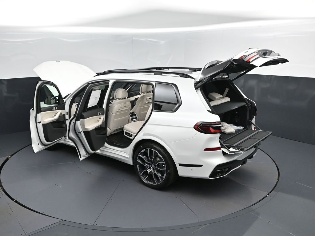 New 2026 BMW X7 M60i image 48