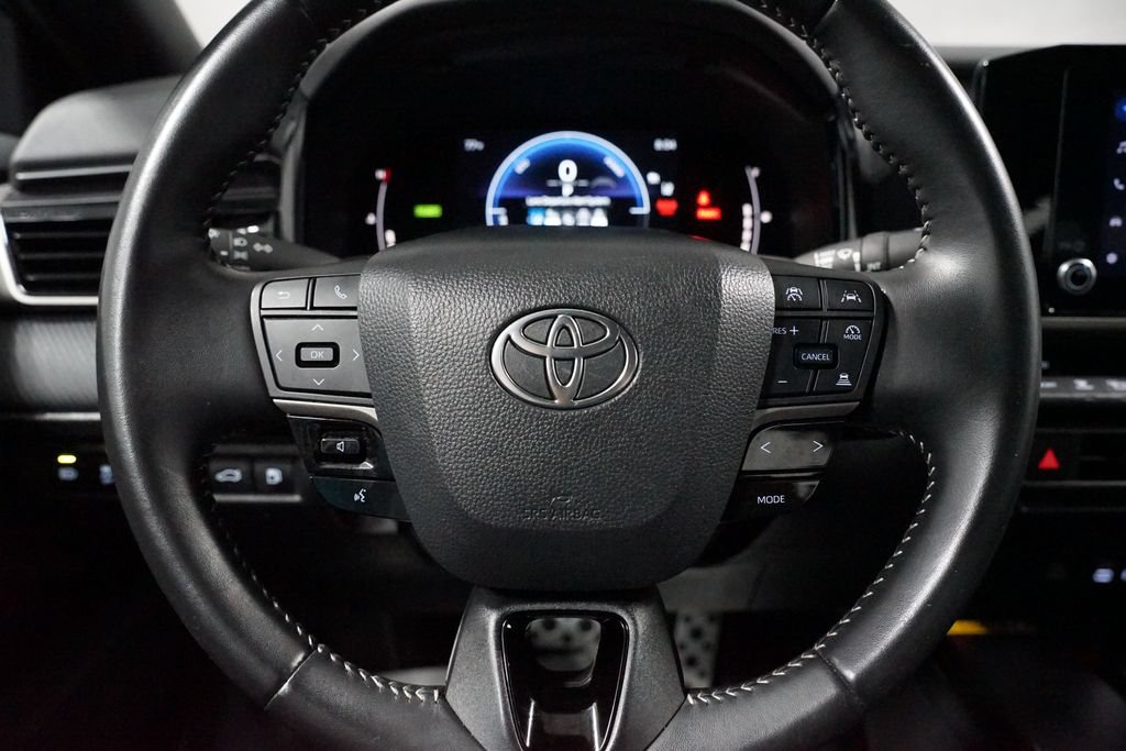 Certified 2025 Toyota Camry SE FWD image 12